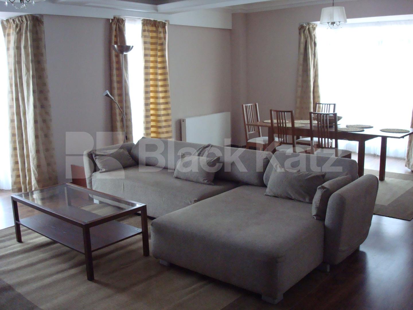 			new instruction, 3 Bedroom, 1 bath, 1 reception Flat			 Gloucester Place, MARYLEBONE